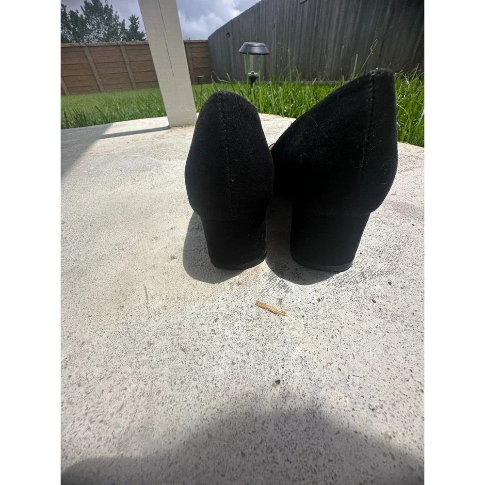 Liz Claiborne Kalpeni Pumps Womens 8 Black Good Block Heel Round Toe Textile